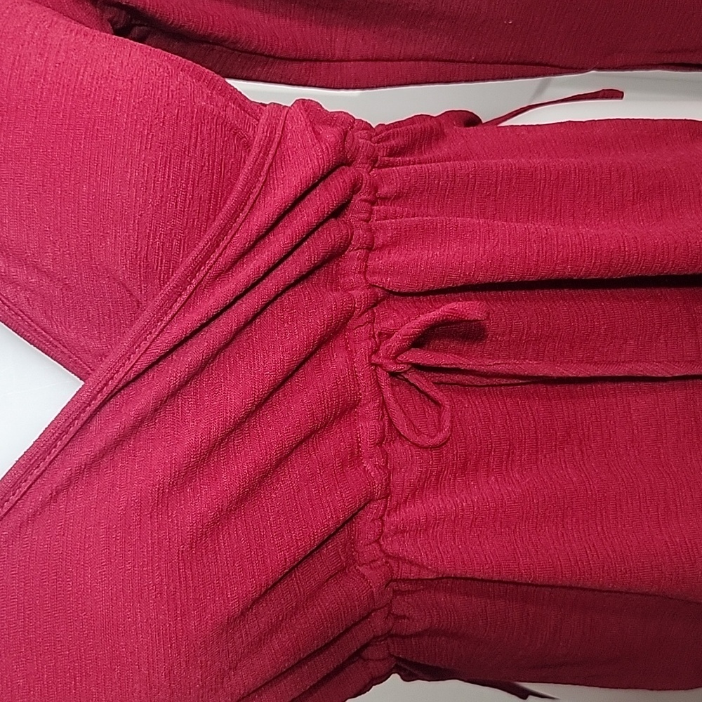 Red Top - Picture 5 of 6